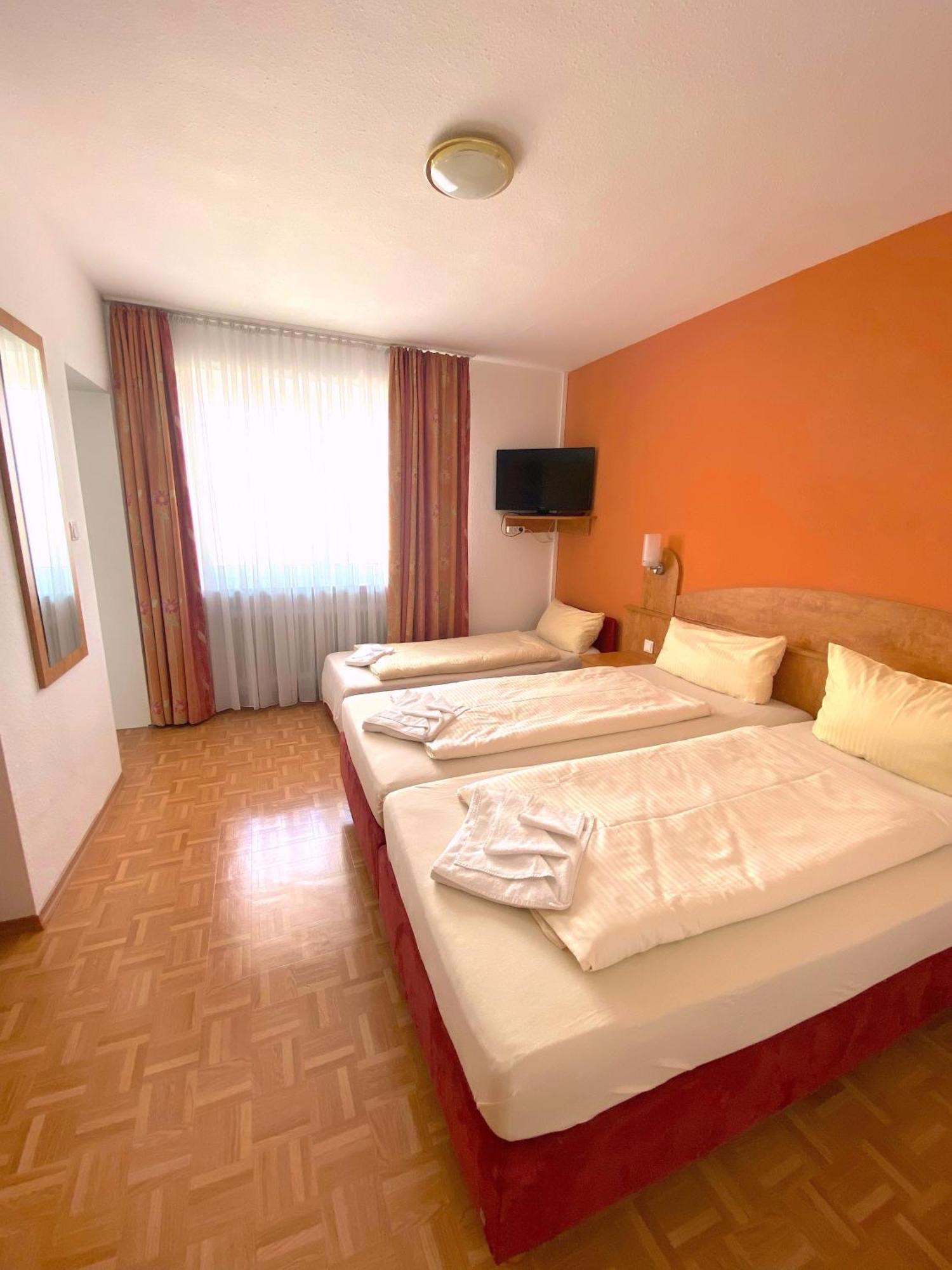 Hotel Gasthof Rose Günzburg Екстериор снимка